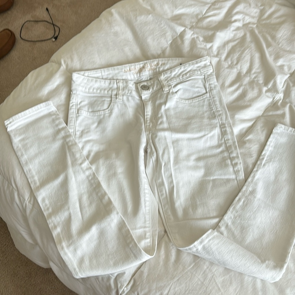 American eagle size 6 white